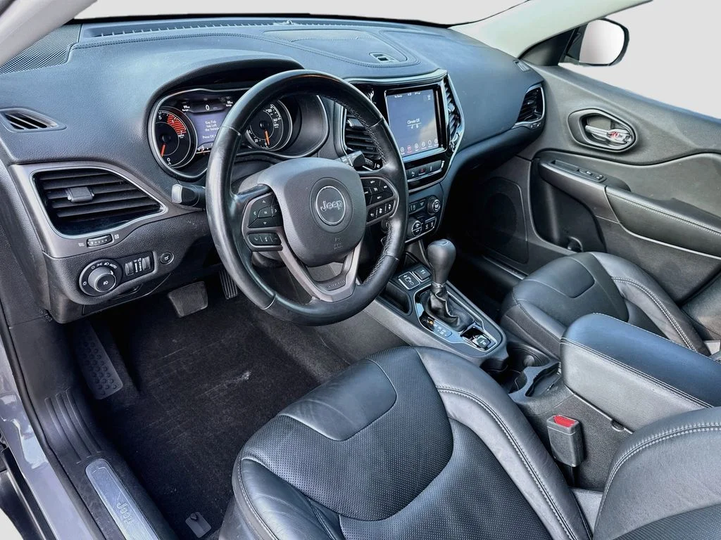Used 2021 Gray Jeep Limited image 10