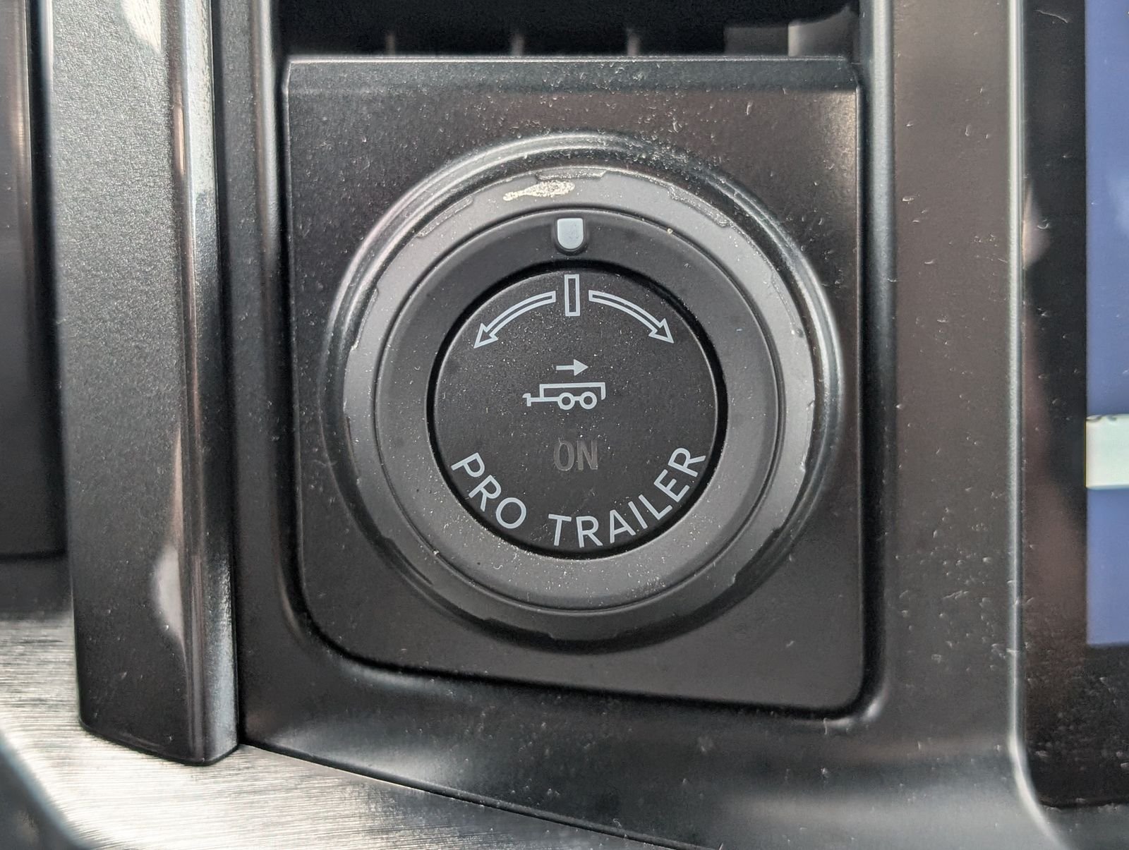 Used 2022 Oxford White Ford Lariat image 23