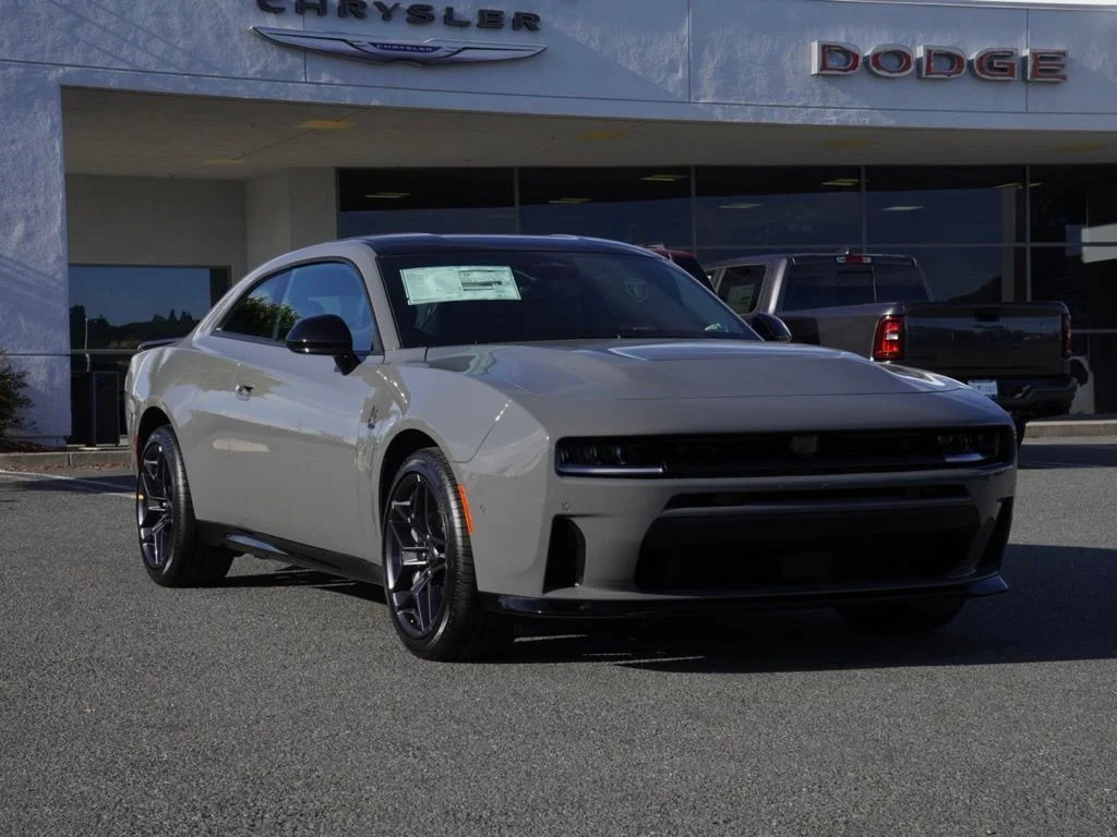 New 2026 Destroyer Gray Exterior Paint Dodge R/T Scat Pack image 1