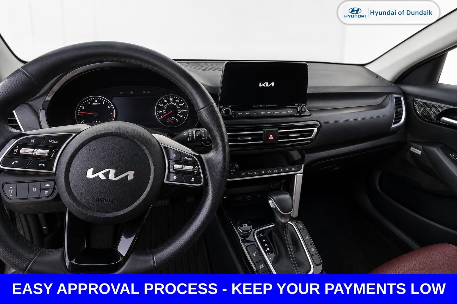 Used 2022 White Kia SX image 14