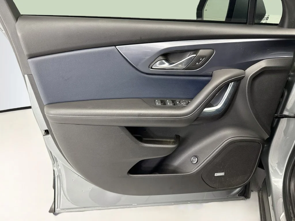 Used 2023 Gray Chevrolet RS image 23