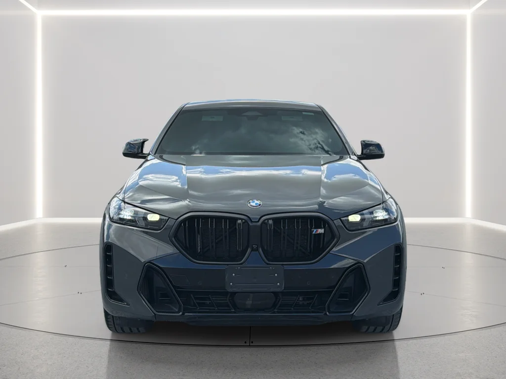 Used 2025 Gray BMW M60i image 11