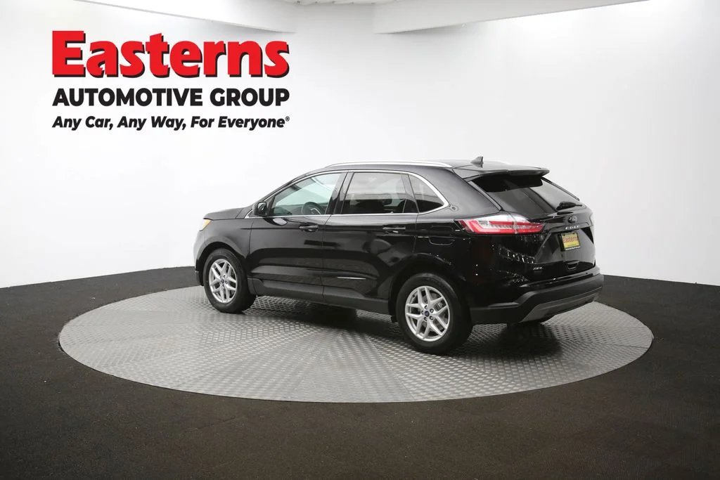 Used 2022 Black Ford SEL image 62