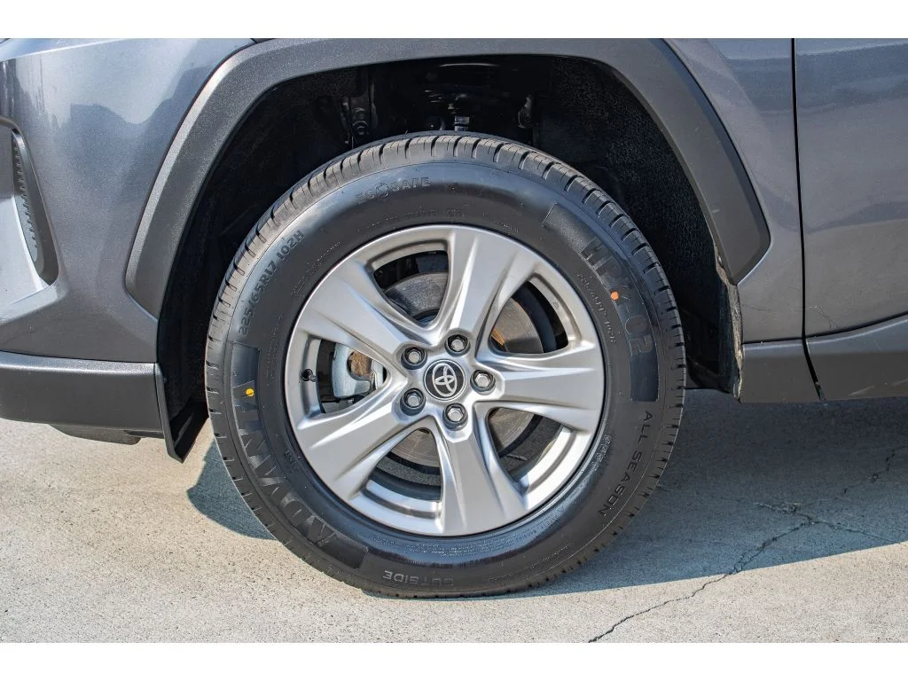 Used 2024 Magnetic Gray Metallic Toyota Hybrid XLE image 5