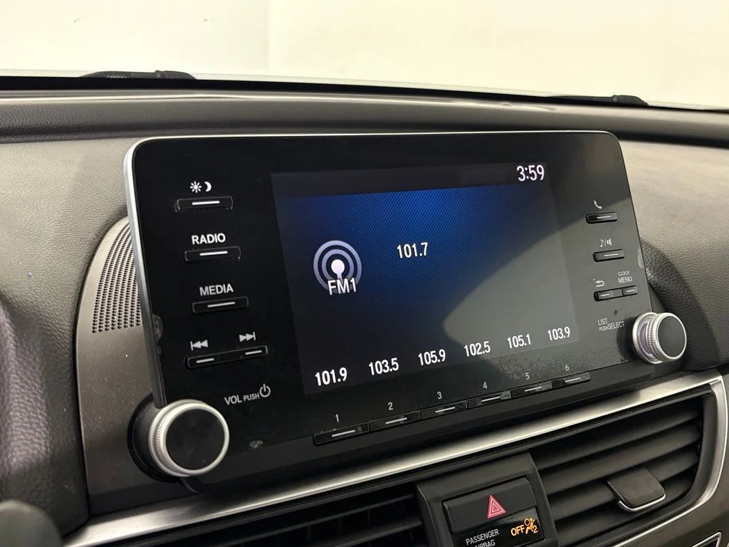 Used 2018  Honda LX image 23