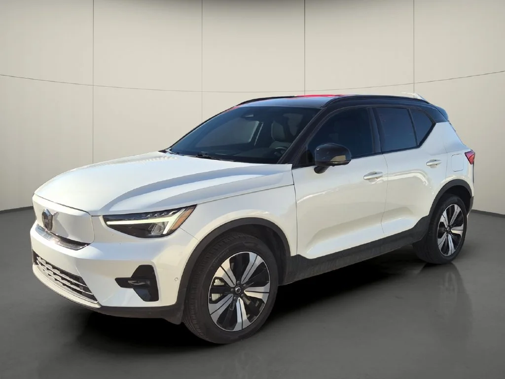 Used 2023 White Volvo Twin Plus image 3