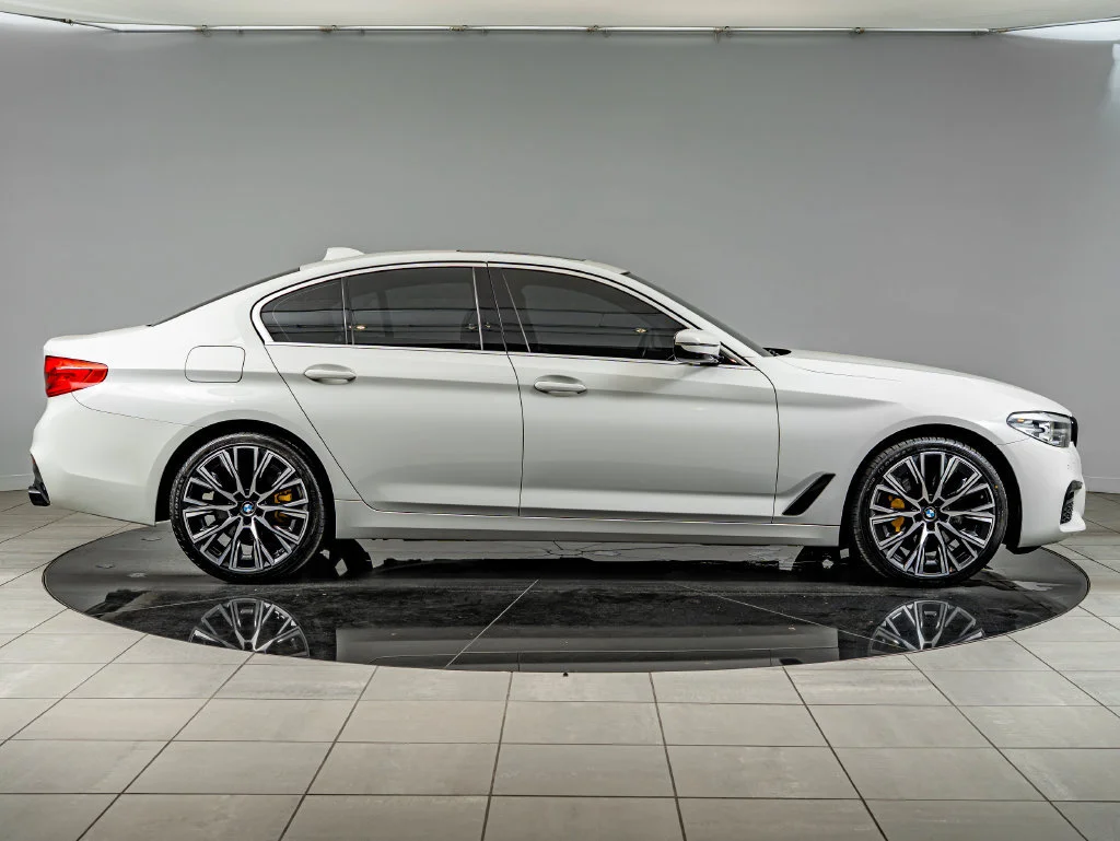 2019 BMW 5 Series 540i - Photo 4