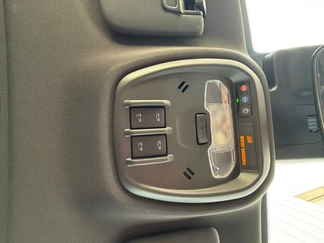 Used 2025 Black Chevrolet 2RS image 32
