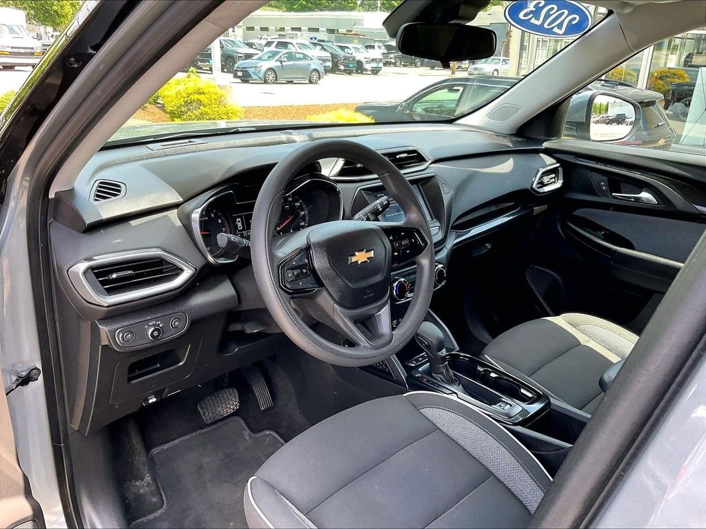 Used 2023 Gray Chevrolet LT image 8