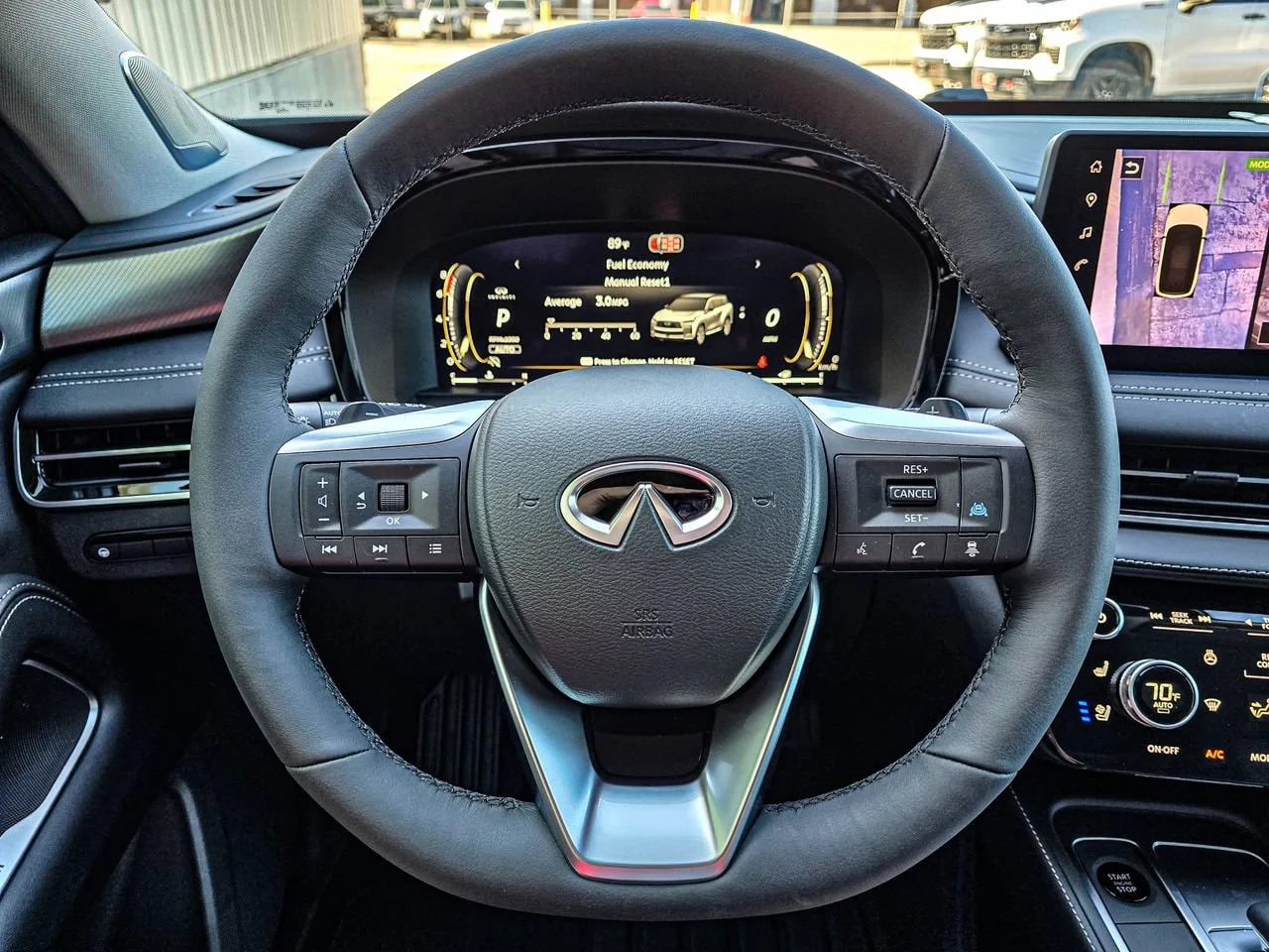 New 2027 GRAPHITE SHADOW INFINITI Luxe AWD image 11