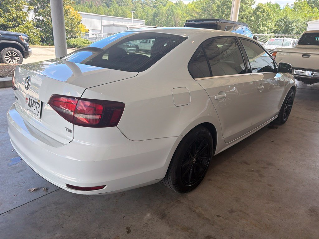 Used 2017 White Volkswagen 1.4T S image 3