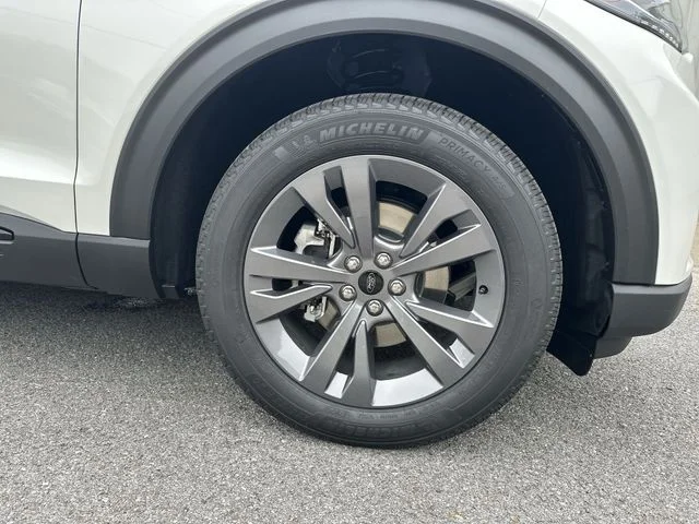New 2026 Star White Metallic Tri-Coat Ford Active image 20