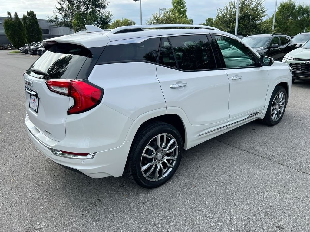 Used 2023 White Frost Tricoat GMC Denali image 8