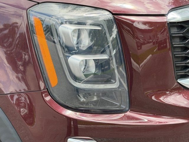 Certified Used 2022 Purple Kia SX image 40