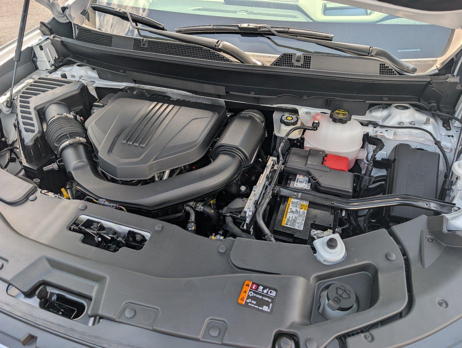 New 2027 Summit White GMC Elevation image 38