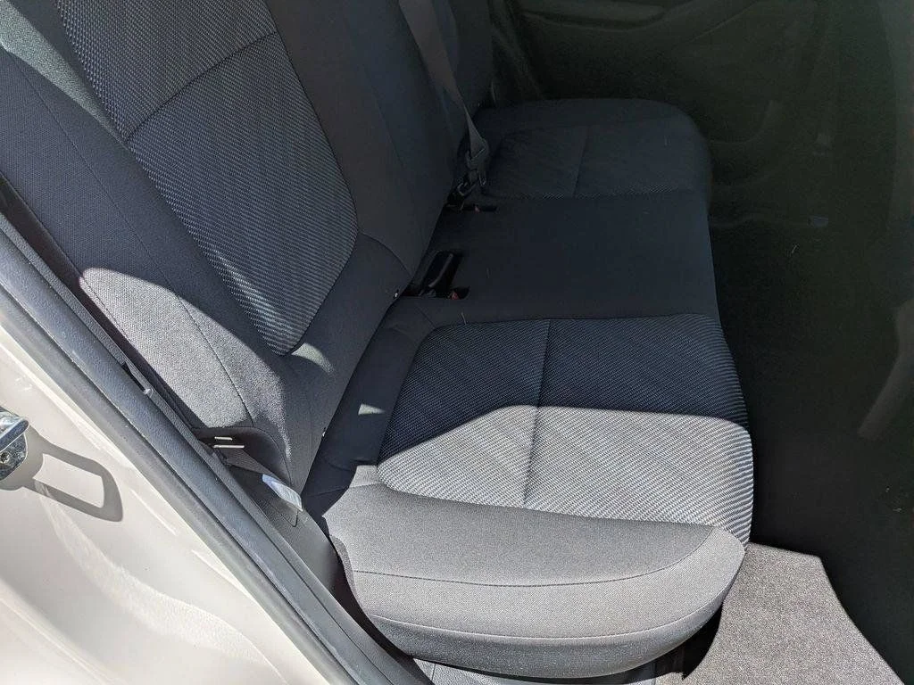 Used 2022 White Kia LX image 22
