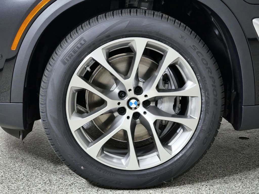 Used 2026 Black Sapphire Metallic BMW xDrive50e image 18