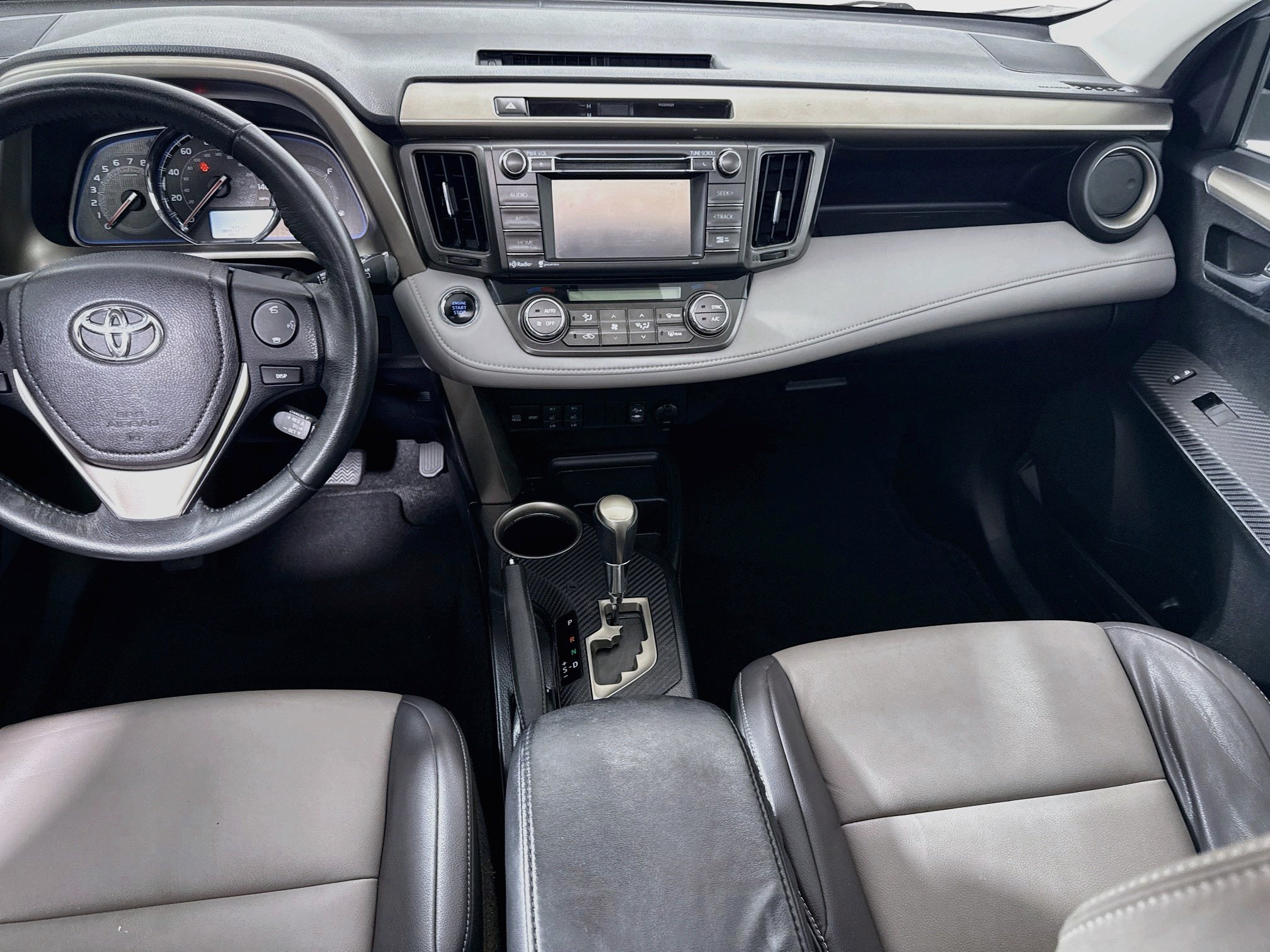Used 2015 Classic Silver Metallic Toyota Limited image 23