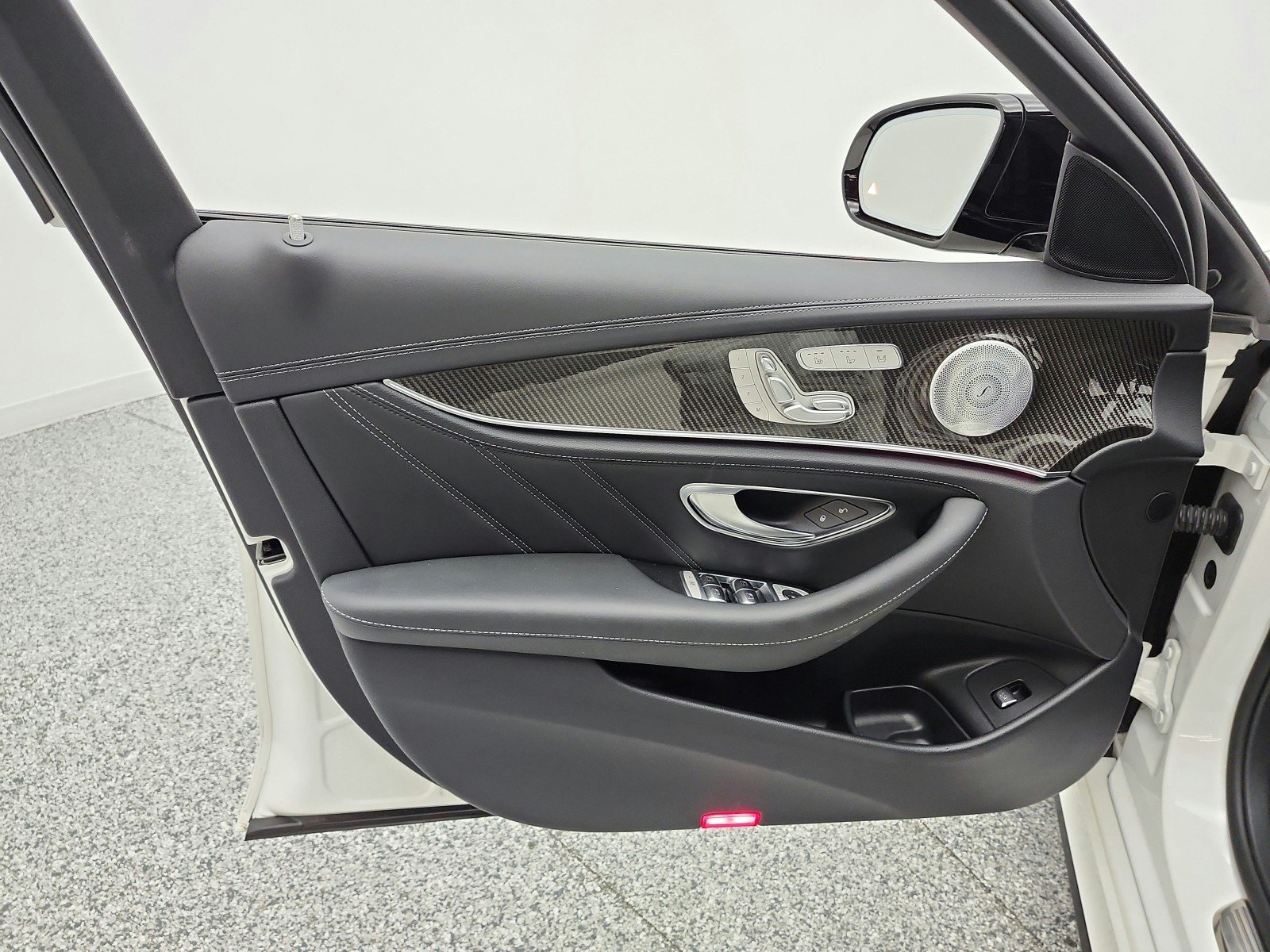 Used 2019 designo Diamond White Metallic Mercedes-Benz AMG® E 63 S 4MATIC+ Sedan image 14