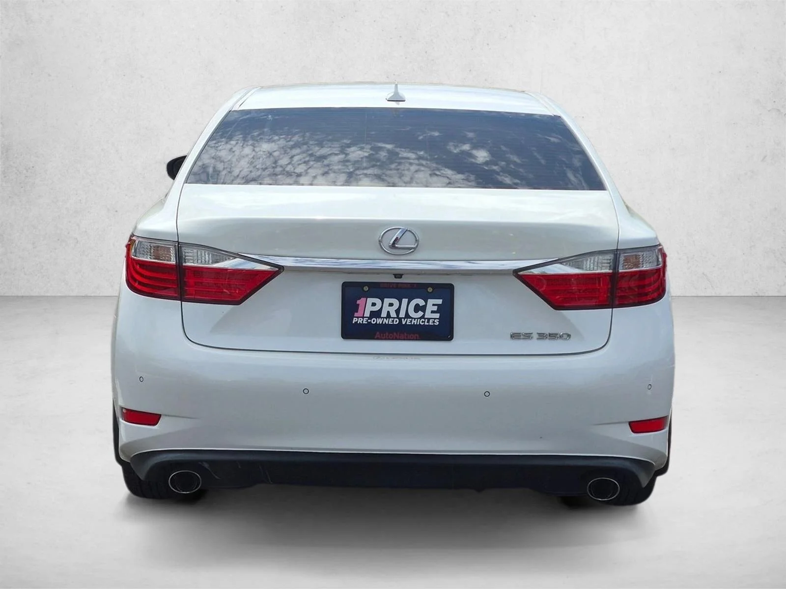 Used 2013 Starfire Pearl Lexus 4dr Sdn image 6