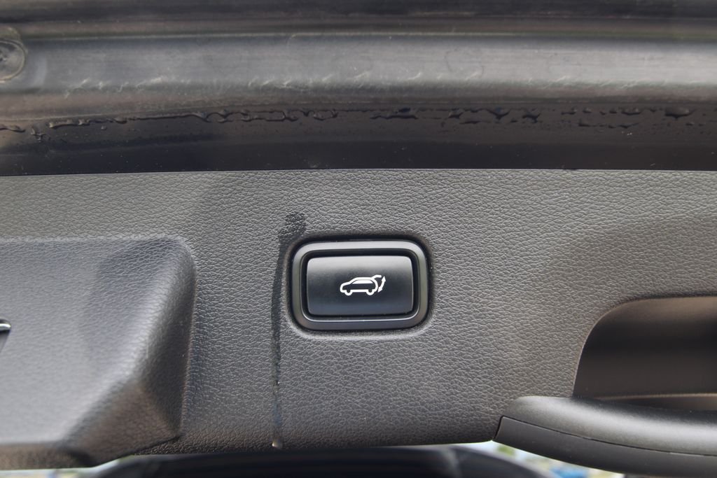 Used 2023 Black Kia X-Line image 37