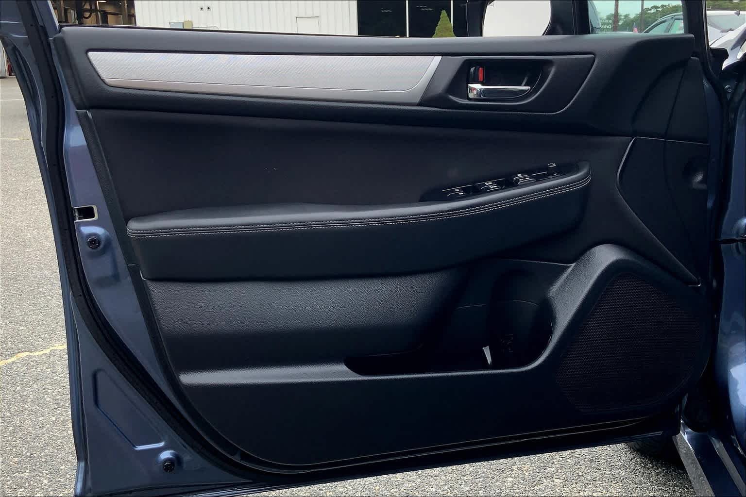 Used 2017 Twilight Blue Metallic Subaru Premium image 22
