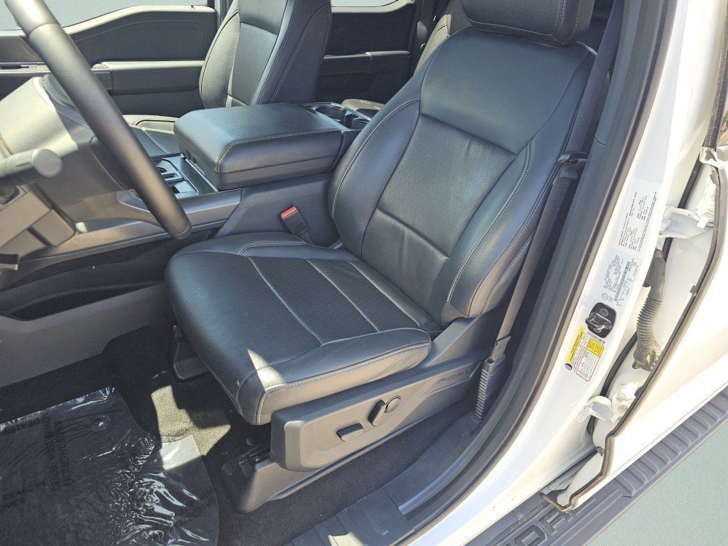 Used 2025 Oxford White Ford Lariat image 6