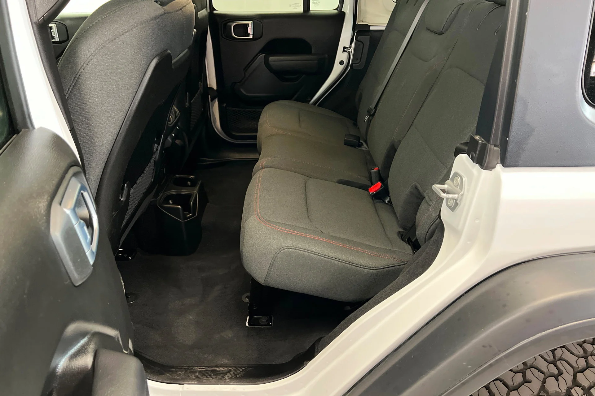 Used 2026 Bright White Clearcoat Jeep Rubicon image 21