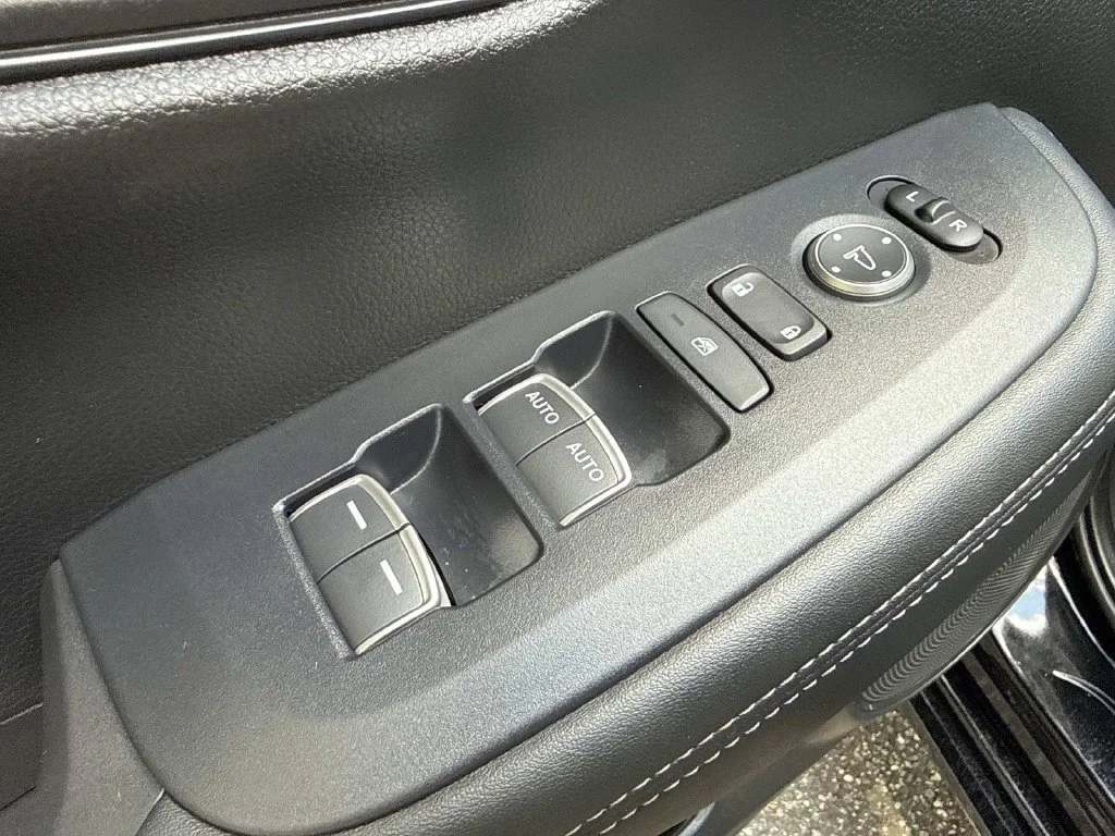 Used 2025  Honda EX-L image 22