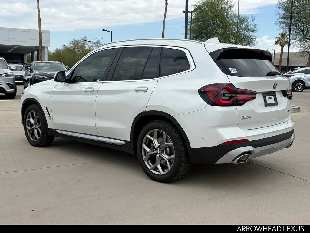 Used 2024 White BMW xDrive30i image 4