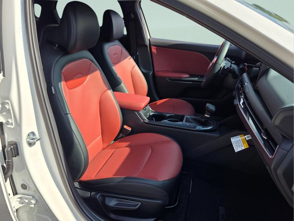 New 2026 Snow White Pearl Kia GT-Line image 19