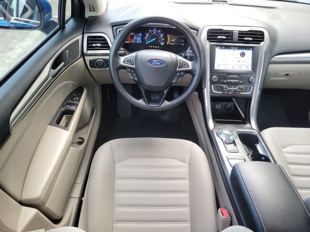 Used 2019 Blue Ford SE image 14