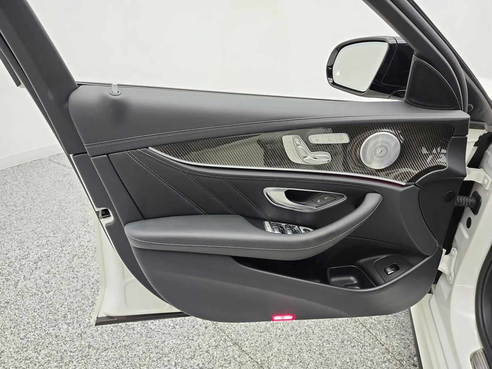 Used 2019 designo Diamond White Metallic Mercedes-Benz AMG® E 63 S 4MATIC+ Sedan image 14