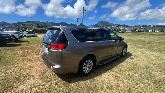 Used 2017 Silver Chrysler Touring image 5