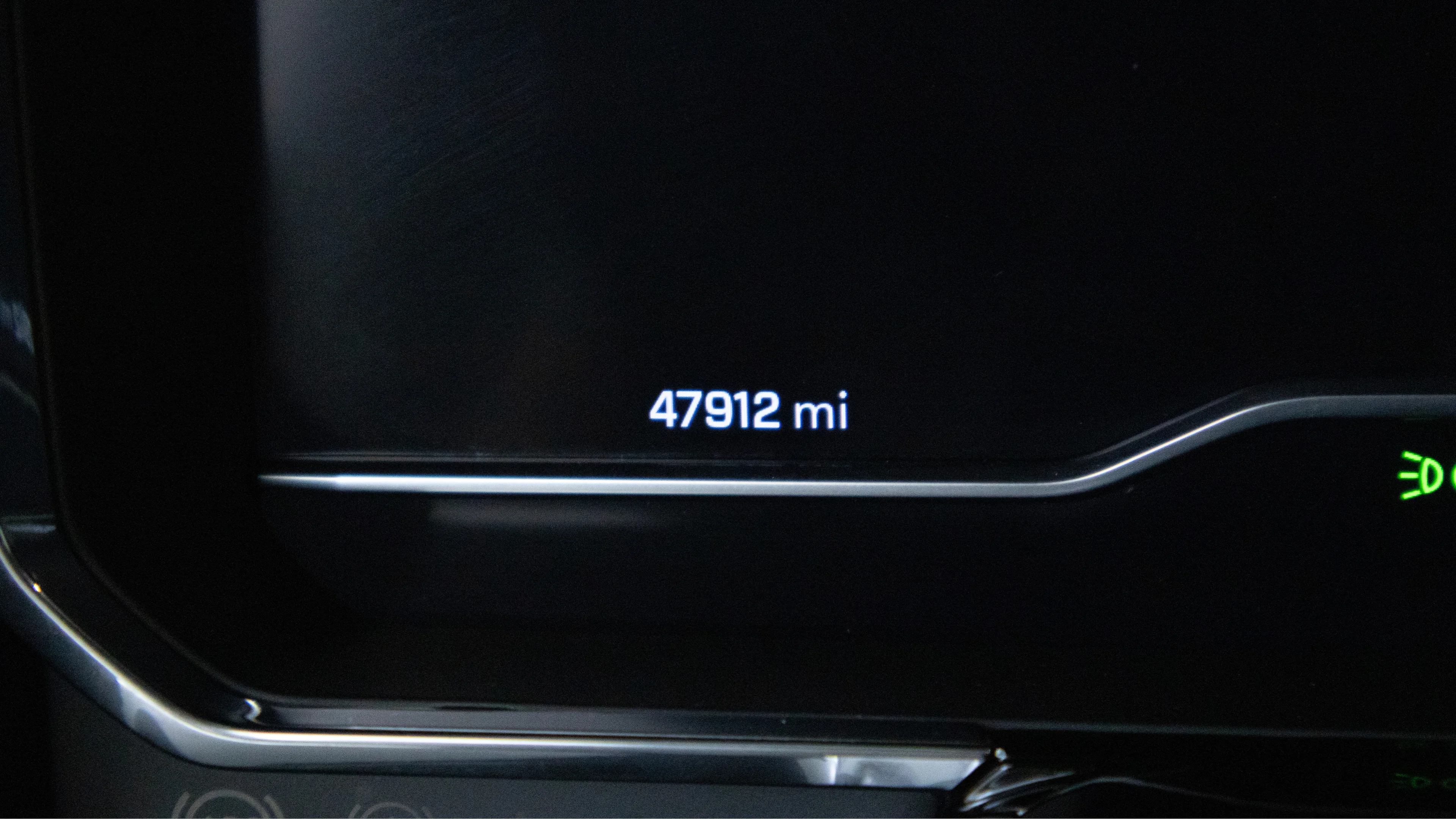 Used 2025 Summit White Chevrolet LT image 10