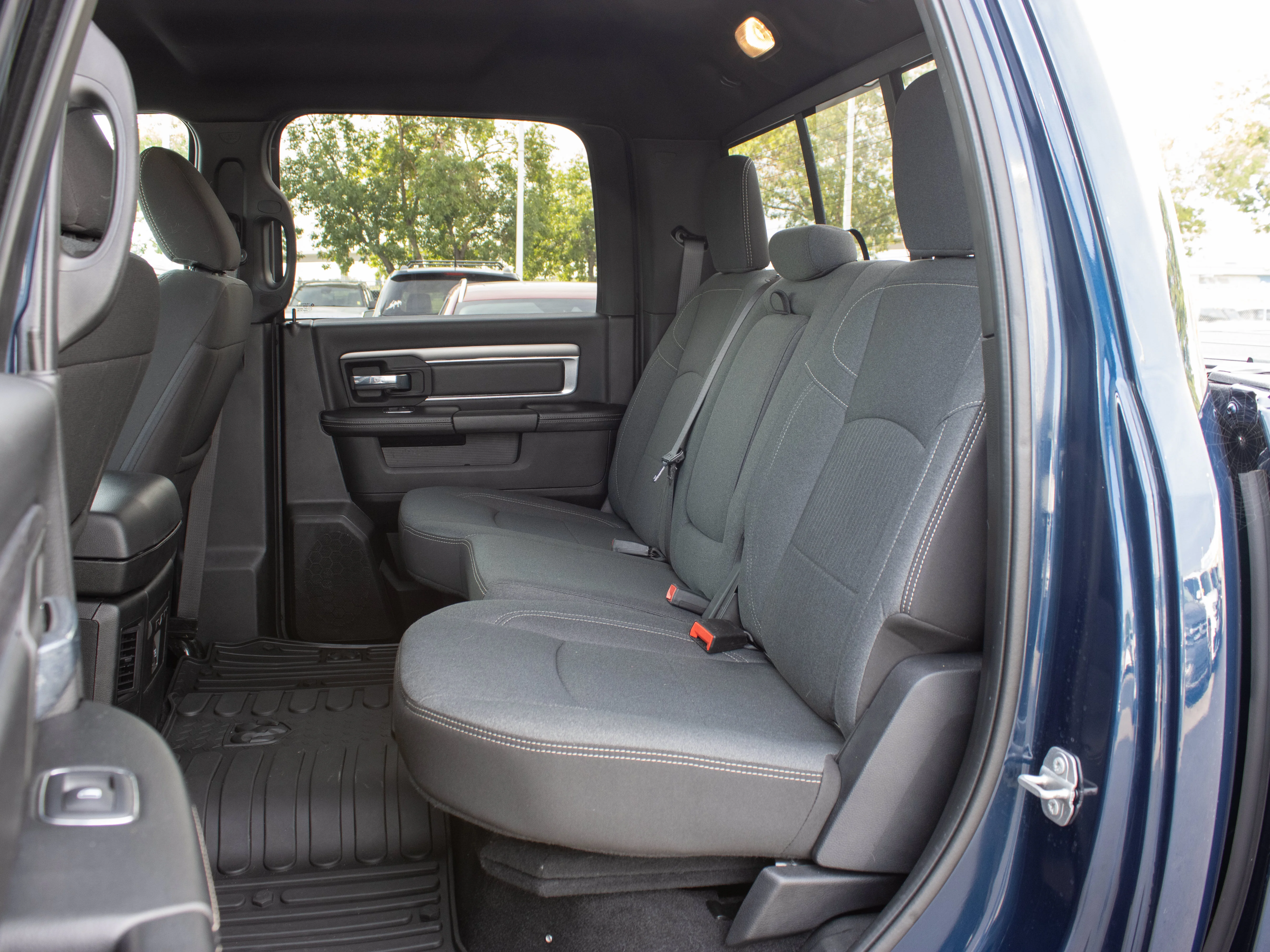 Used 2022 Blue RAM Warlock* | 5.7L HEMI V8 | Heated Seats & Steering Wheel | 8.4 Uconnect | Remote Start | image 19