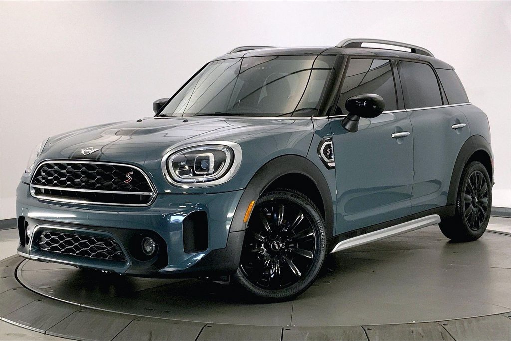 Used 2022 Sage Green Metallic MINI  image 11