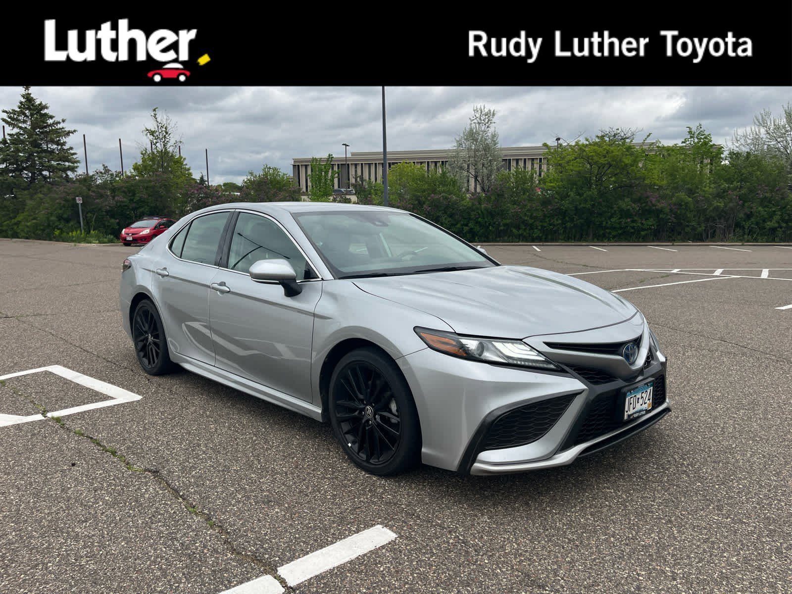 2022 Toyota Camry XSE Hybrid's photo