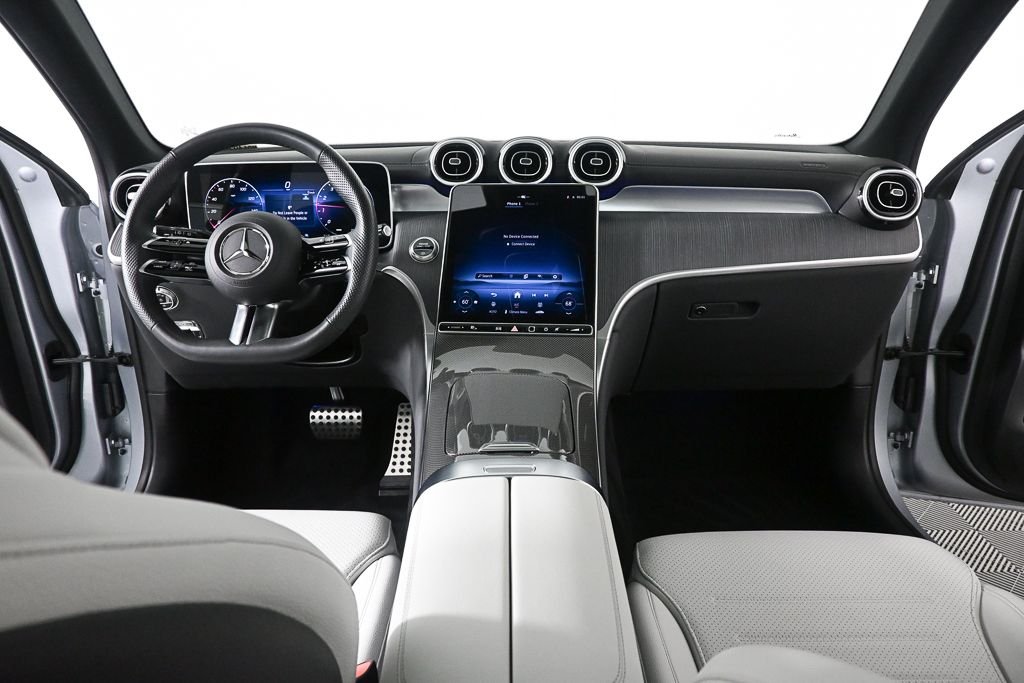 Used 2025 Silver Mercedes-Benz GLC 300 image 16