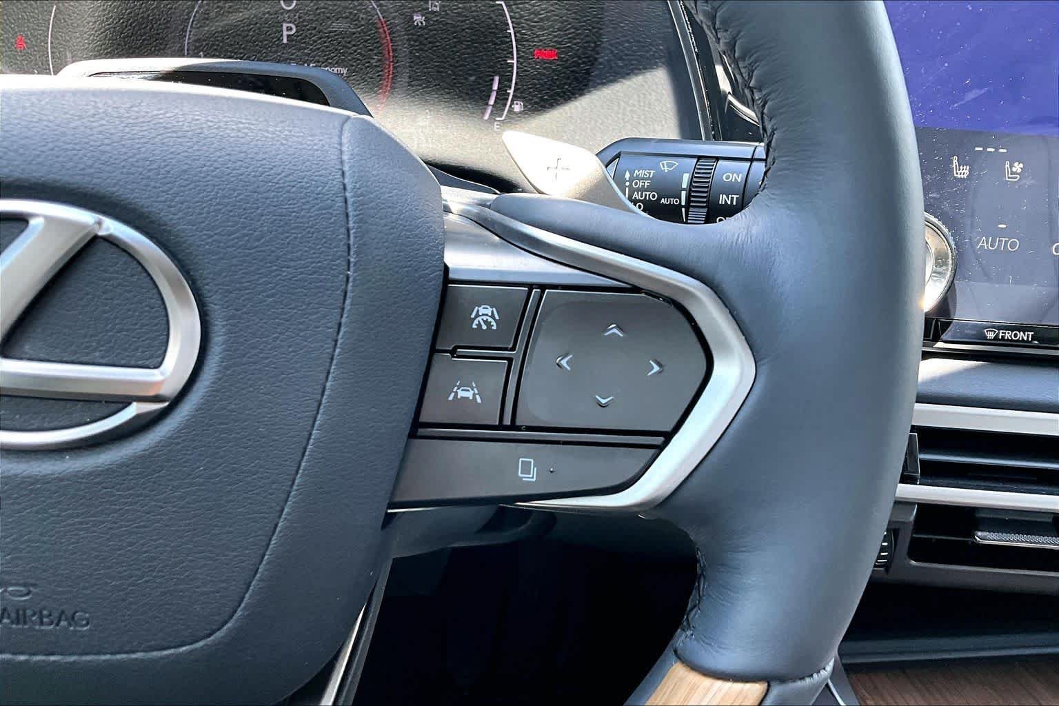 Certified Used 2023 NORI GREEN PEARL Lexus Premium Plus image 23