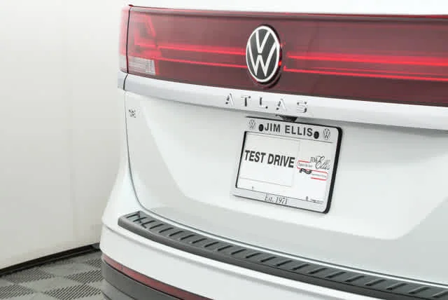 New 2026 Opal White Pearl Volkswagen 2.0T SE w/Technology image 35