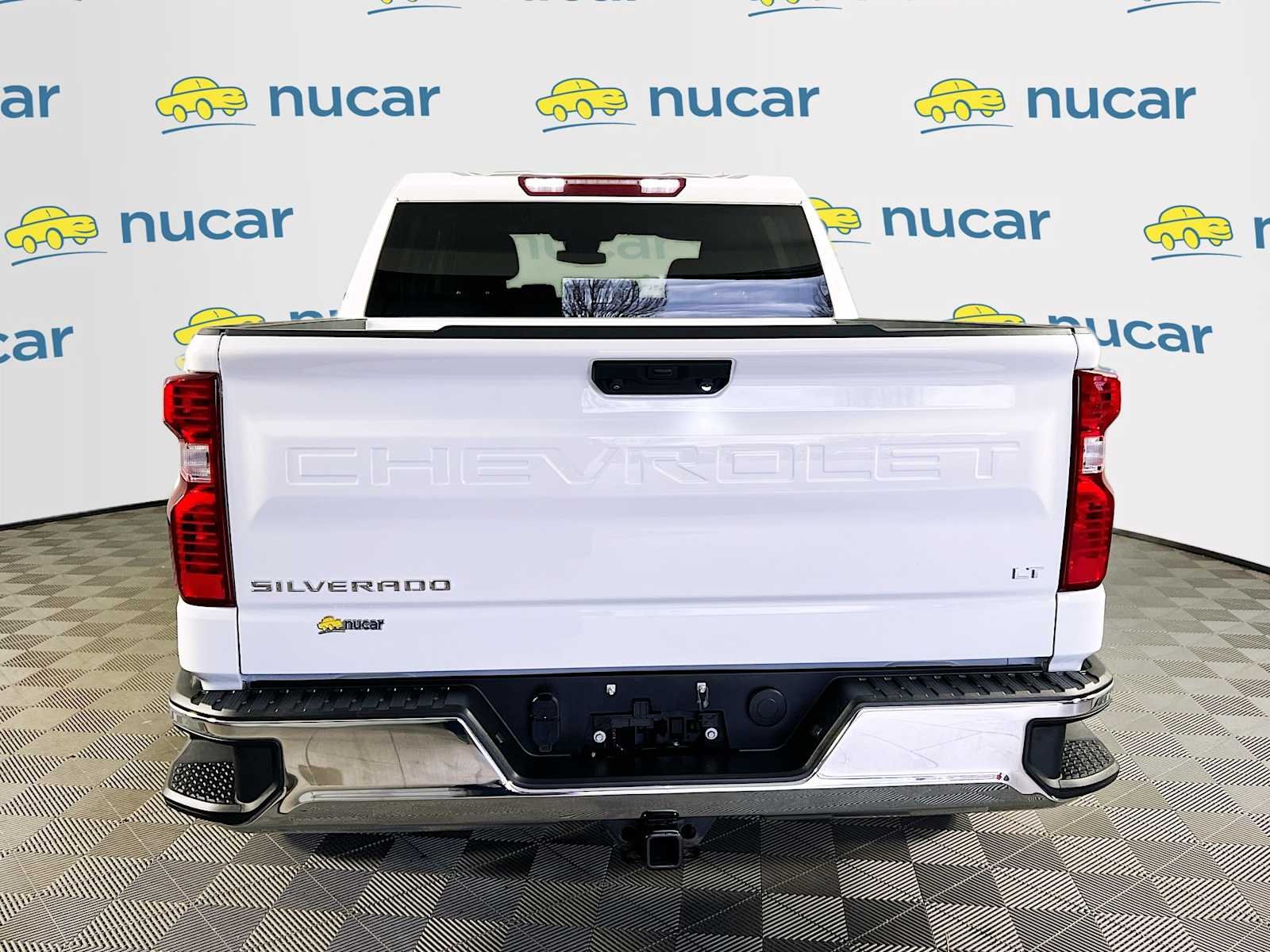 Used 2023 Summit White Chevrolet LT image 6