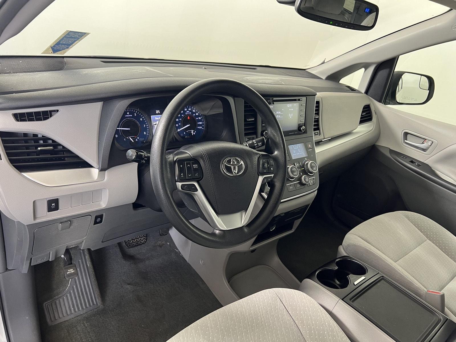 Used 2019 Super White Toyota LE 8-Passenger image 10