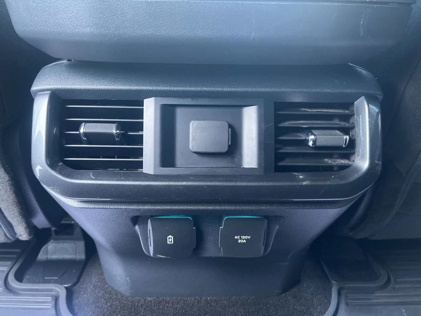 Used 2022 Black Metallic Ford XLT image 27