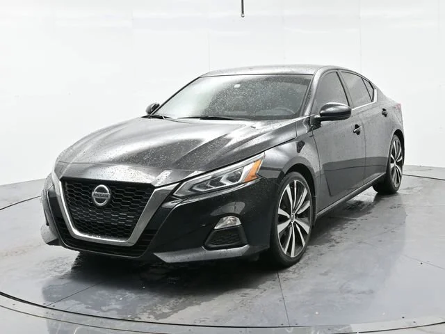 Used 2019 Super Black Nissan 2.5 SR image 3
