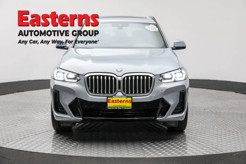 Used 2022 Gray BMW sDrive30i image 2