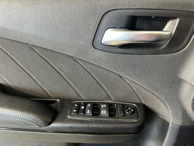 Used 2020  Dodge SXT image 16