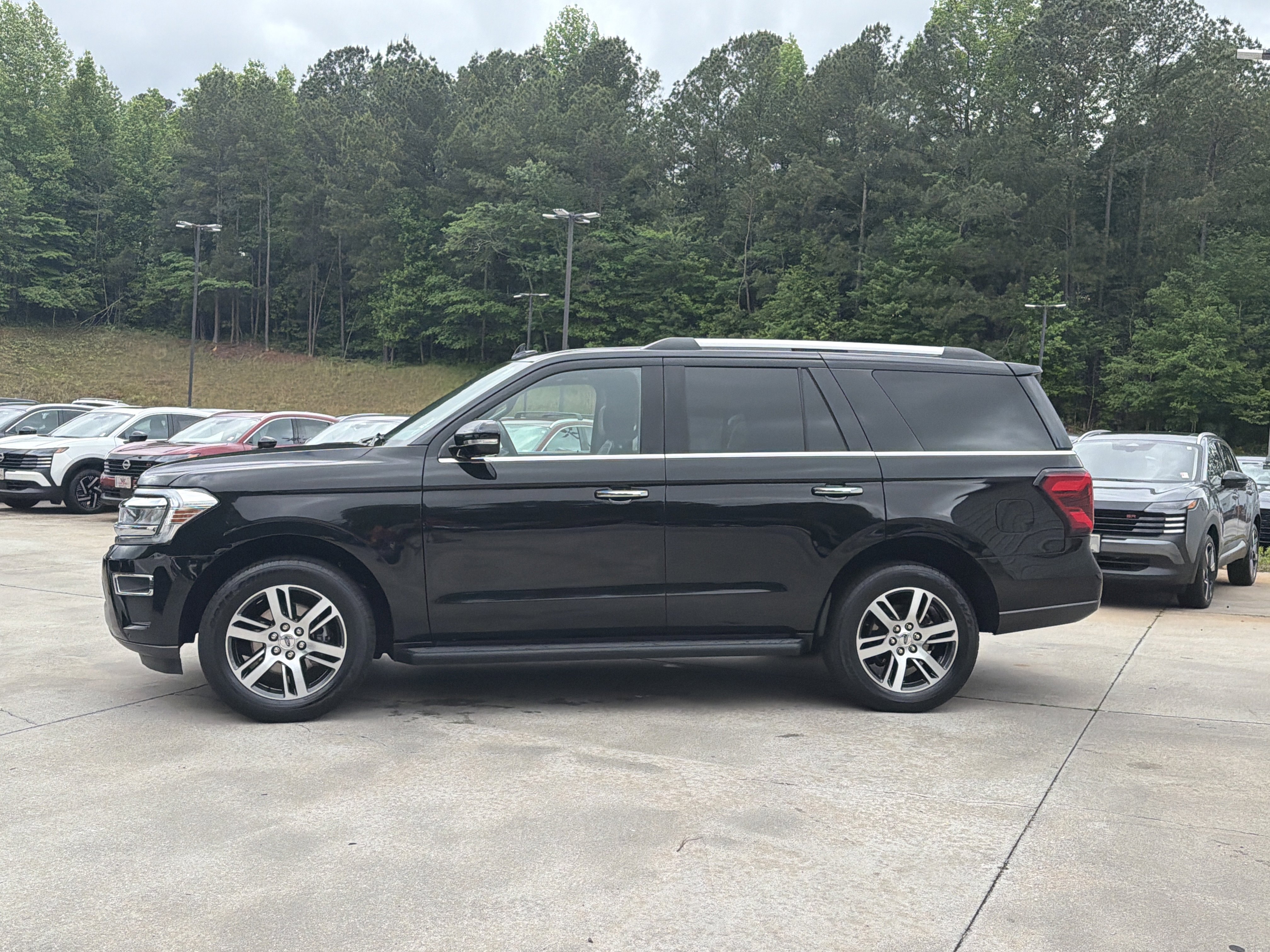 Used 2024 Black Ford Limited image 5