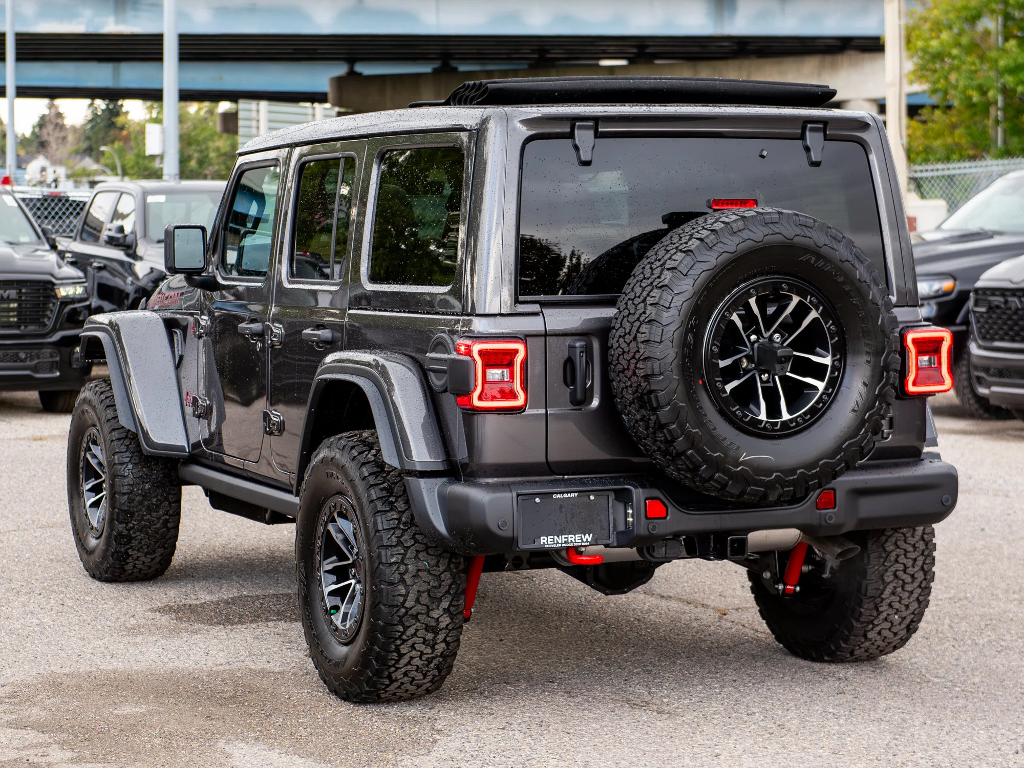 New 2027 Grey Jeep Rubicon X* 4 Door 4x4, Sky One-Touch Pwr Top, Nappa Leather, 35 Inch Tires image 5
