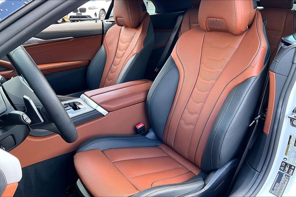 2026 BMW 8 Series 840i - Photo 7
